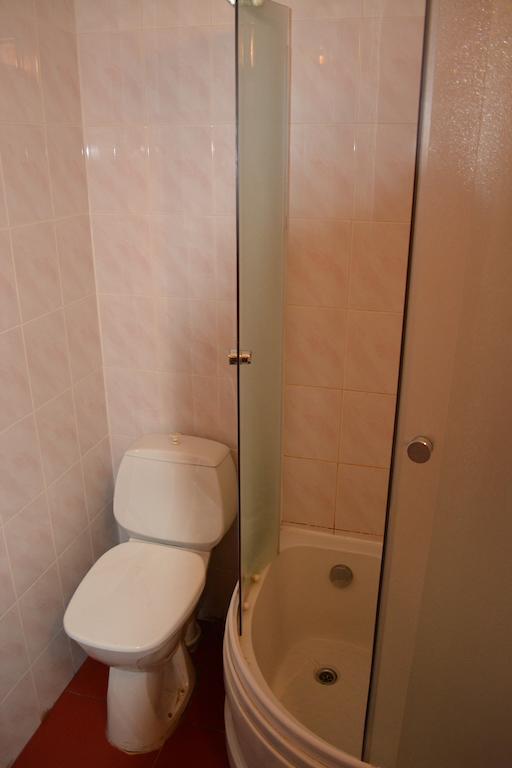 Viesu Nams Klanas Otel Engure Oda fotoğraf